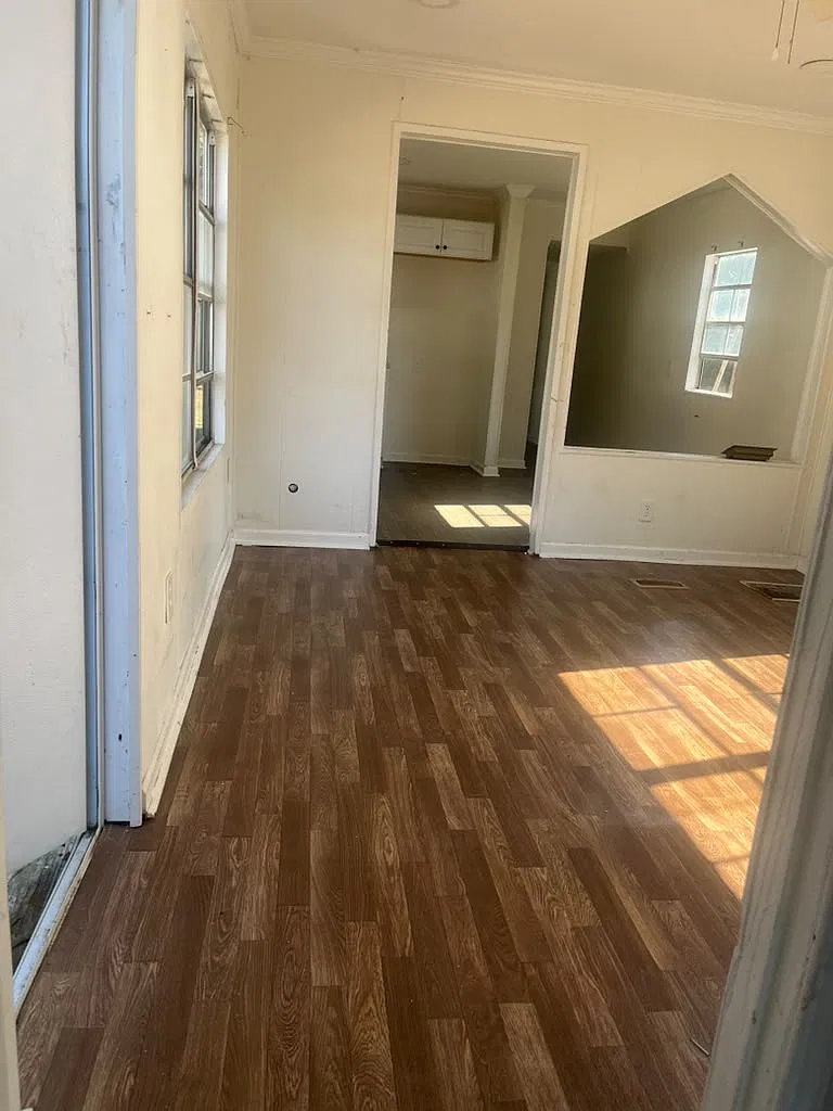 3 bed, 940 sqft, $850 — Photo 2