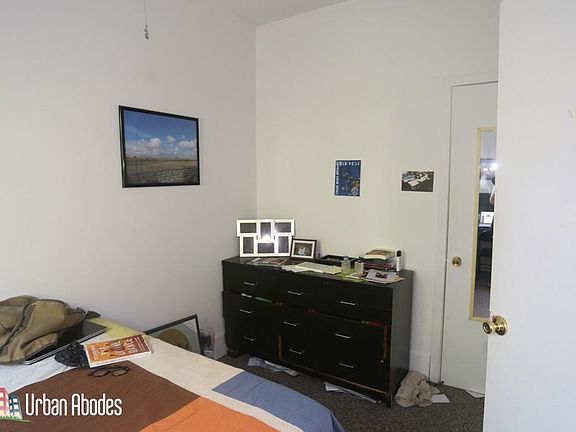 4th image of 821 W Newport Ave APT 3F