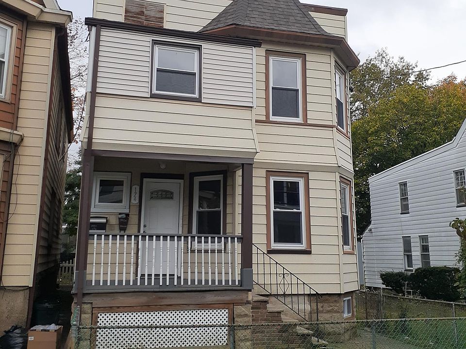 1st image of 174 Watson Ave Floor 1