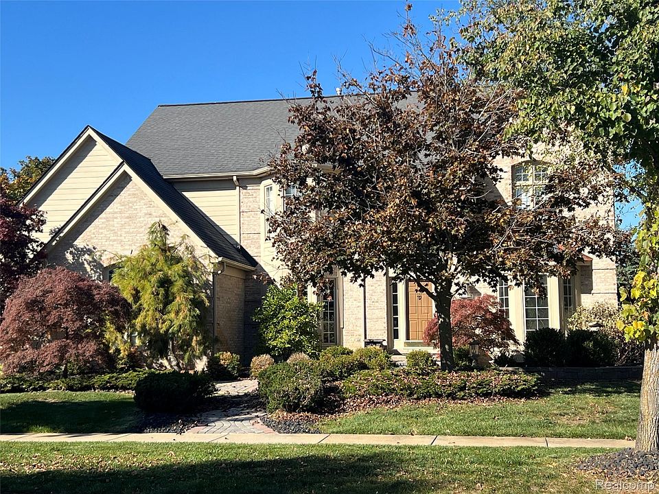 1st image of 45432 Addington Ln