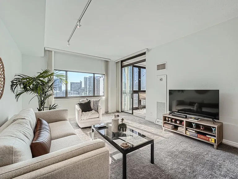 1551 Larimer St #3005 — Photo 8