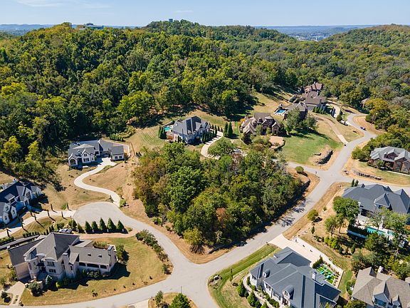 2nd image of 706 Pendragon Ct