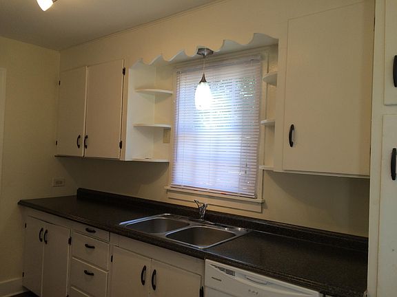 4th image of 513 Whitfield St