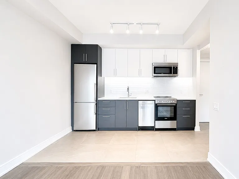 2525 Bathurst St #508 — Photo 6