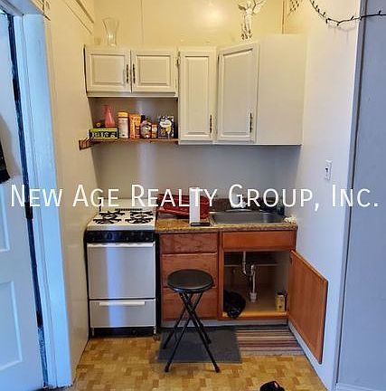 3rd image of 4814 Cedar Ave APT 1F