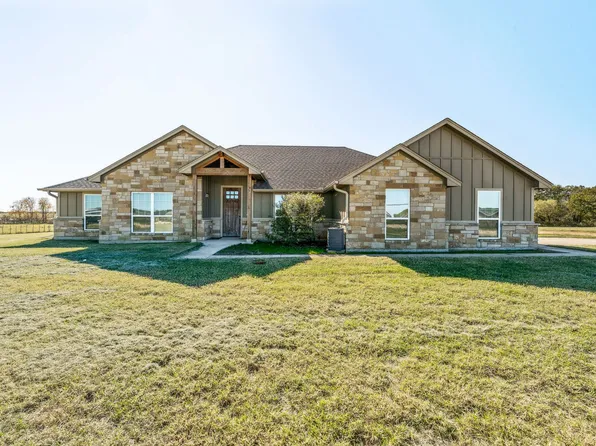 510 Summerfield Ln, Stephenville, TX 76401