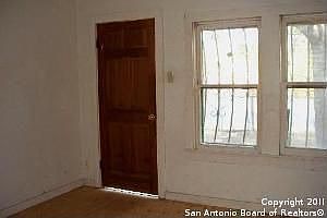5th image of 840 SW 34th St
