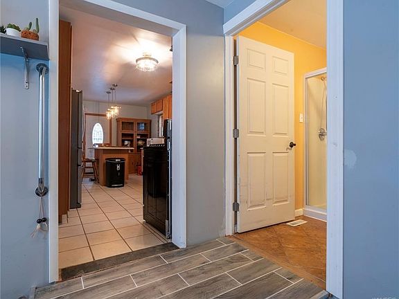 4th image of 144 Marjorie Dr