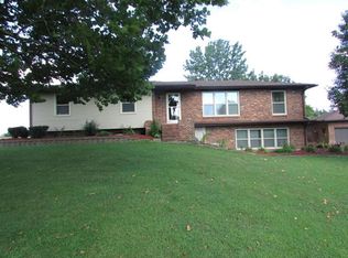 4800 N Creasy Springs Rd #R, Columbia, MO 65202