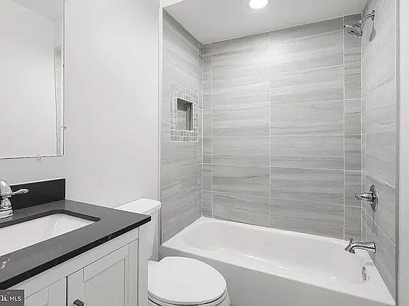 4th image of 1635 Montello Ave NE APT 2