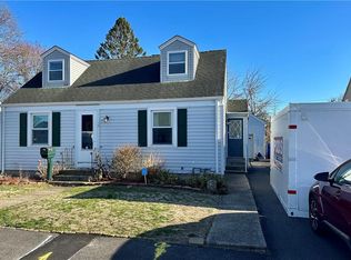 31 Kelton St, Pawtucket, RI 02861