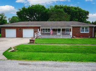 702 N 4th St, Benld, IL 62009
