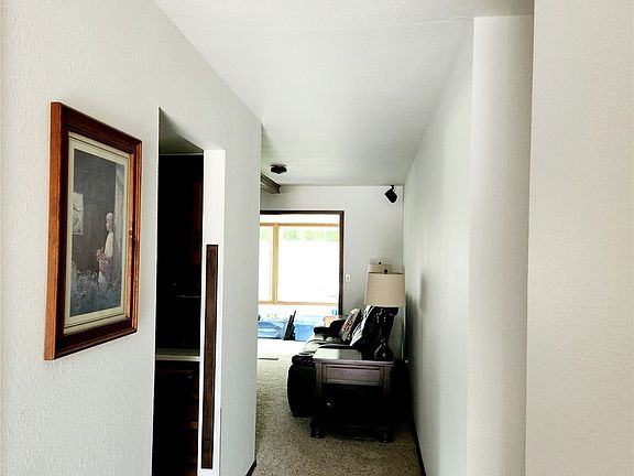 3rd image of 414 E 21st Ct
