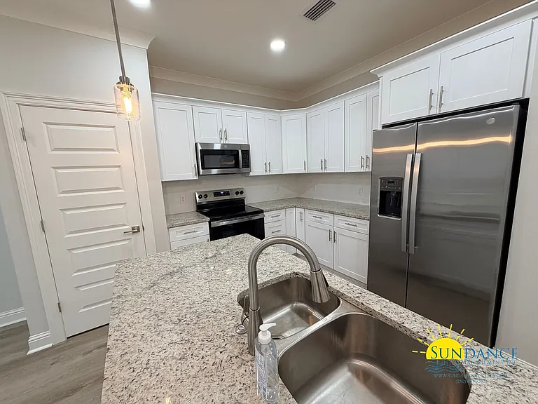 699 Woodlawn Ave NW — Photo 6