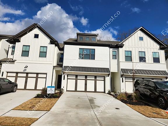 3rd image of 4619 Cypress Park Dr