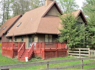 136 Alfred Dr, Greentown, PA 18426