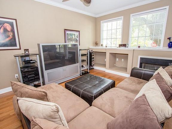 3rd image of 2910 Hansen Manor Ln