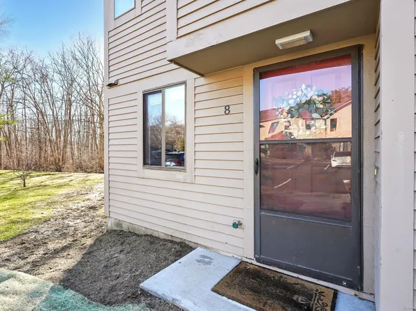 135 Village Square Drive APT 8, New Britain, CT 06053