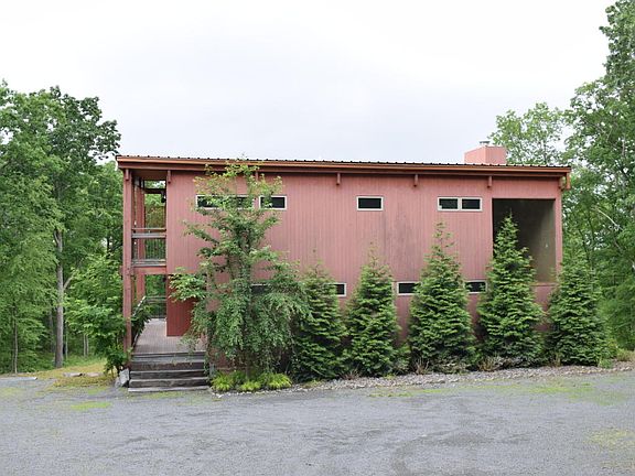 4th image of 325 Blue Heron Way