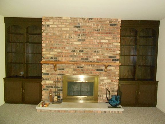 3rd image of 19 Castle Coombe Dr