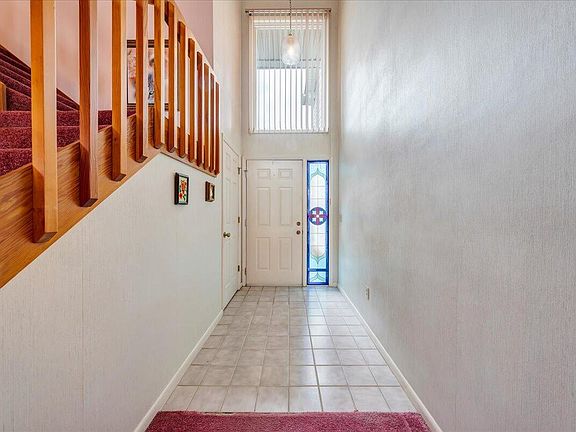 5th image of 90 Patricia Ln NE