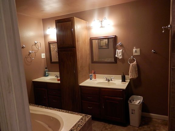 Double vanity Master bathroom