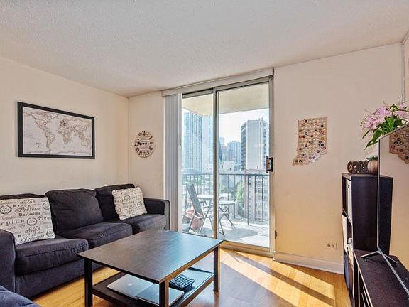 5th image of 1212 N Lasalle St #805
