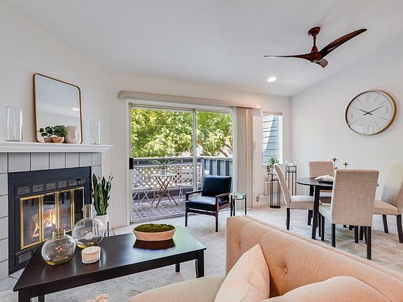 3rd image of 1584 Four Oaks Cir