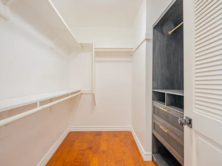 4321 Clear Valley Dr — Photo 48