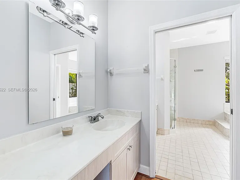 1256 Manor Dr S — Photo 25