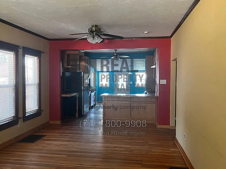 1520 E 8th St — Photo 2