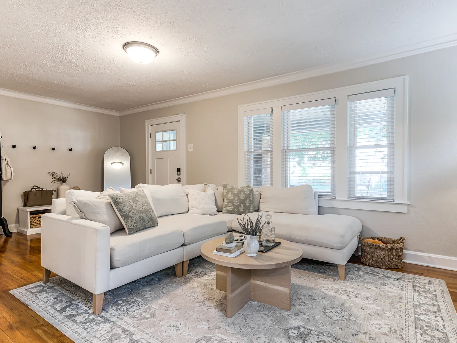 2 bed, 919 sqft, $2,195 — Photo 4