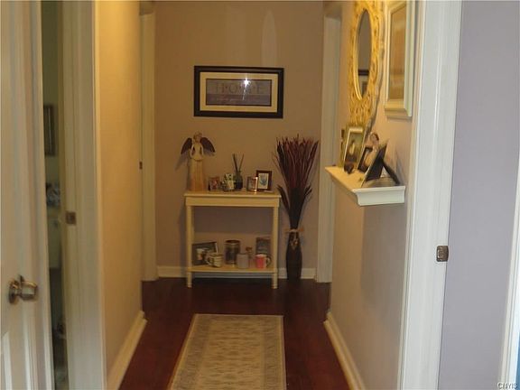 3rd image of 118 N Woodland Dr