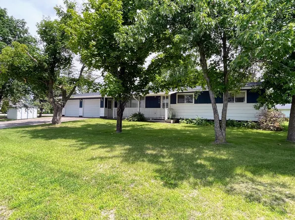 212 Lake Ave, Perham, MN 56573