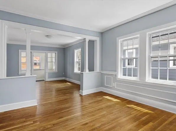 89 Wellsmere Rd #2, Roslindale, MA 02131