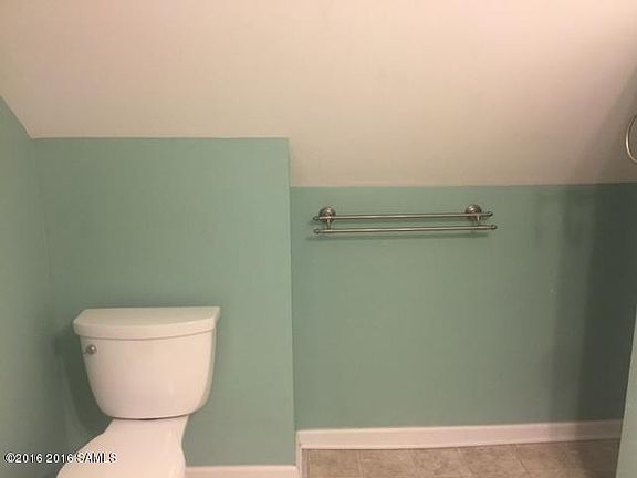 4th image of 18 Jefferson St