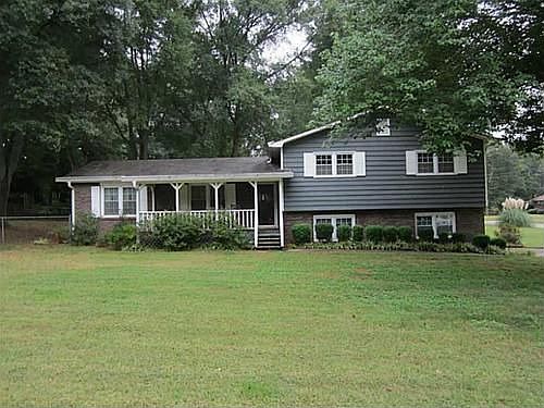 1st image of 302 River Bluff Dr