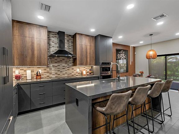 2nd image of 4650 Santa Cruz Way