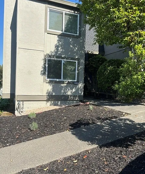1520 Monterey Dr — Photo 5