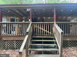 19 Menoken Trl, Newfoundland, PA 18445