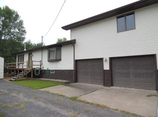 2109 Swan Dr, Camanche, IA 52730