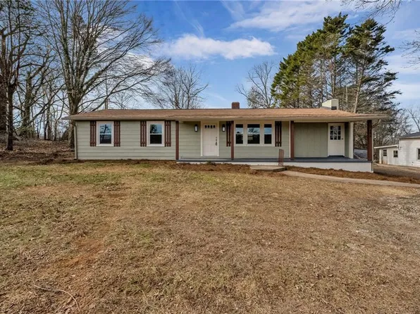 406 Oakwoods Rd, Wilkesboro, NC 28697