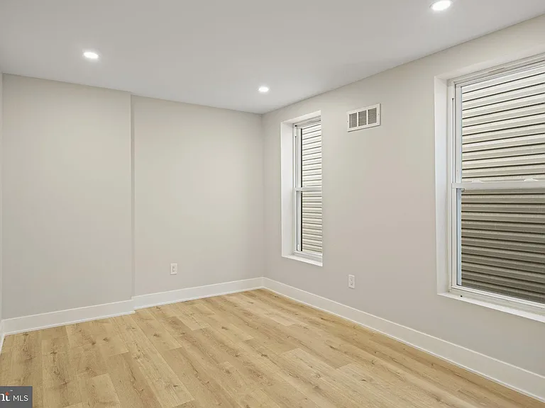 648 N 36th St — Photo 26