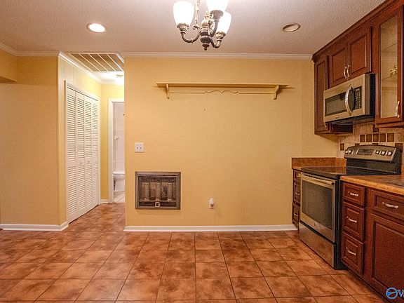 4th image of 1287 Dillard St