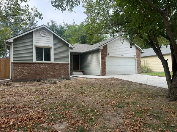 2101 N Parkridge Ct, Wichita, KS 67212
