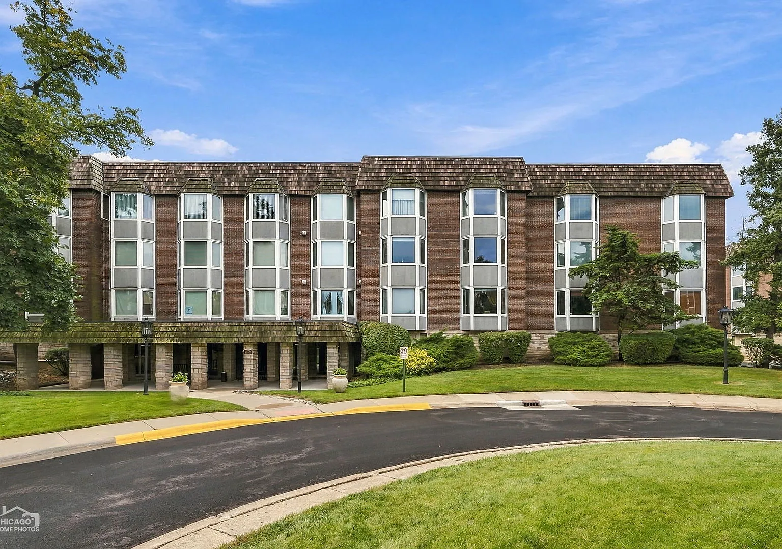 2 bed, $2,500 — Photo 1