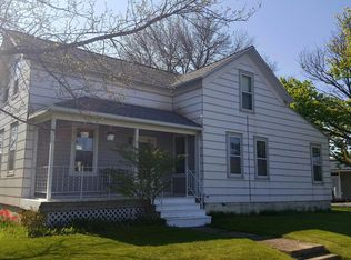 1220 Hickory St, Cleveland, WI 53015