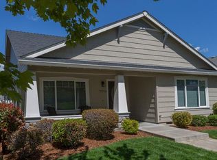 3325 Hidden Springs Dr, Medford, OR 97504