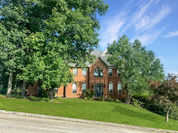 1074 Shadow Wood Ln, Morristown, TN 37814