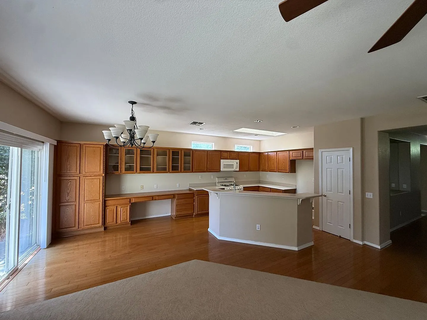 3 Bed | 2 Bath | 1654 SF | Single Story | Two Car Garage | Tenant pays $175 for WS&G — Photo 4